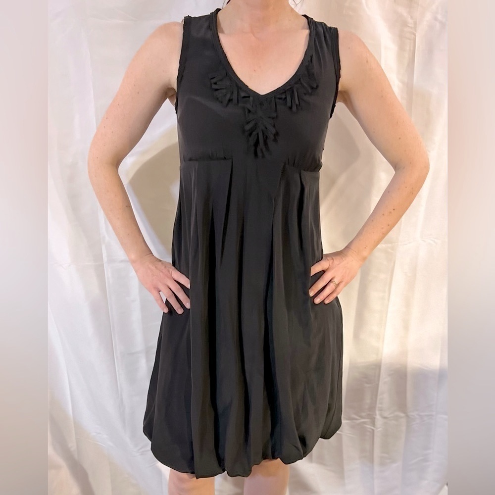 Max Mara womens midi dress size 6 bubble skirt witchy black v neck silk floral